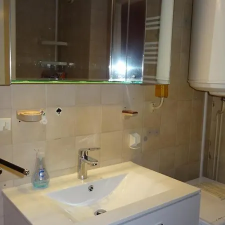 Appartamento Hyères, 3 Pièces, 4 Personnes - Fr-1-335-90 Hyères